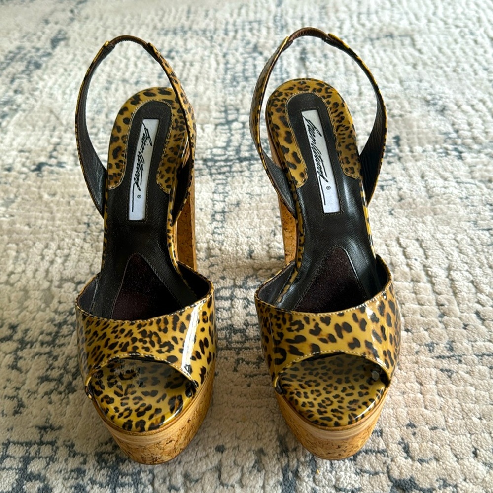Brian Atwood leopard print patent leather and cork platform sandal. Size 35 US 5